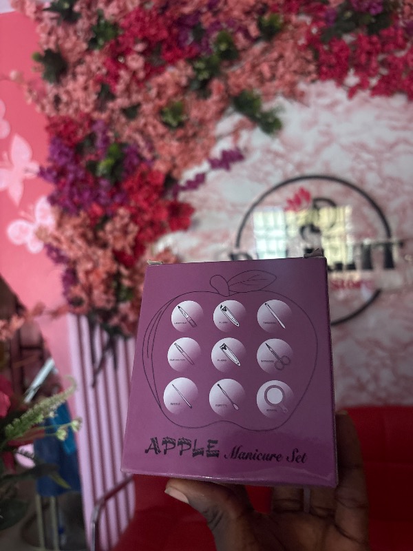 Apple manicure set