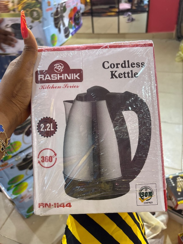 Rashnik electric kettle
