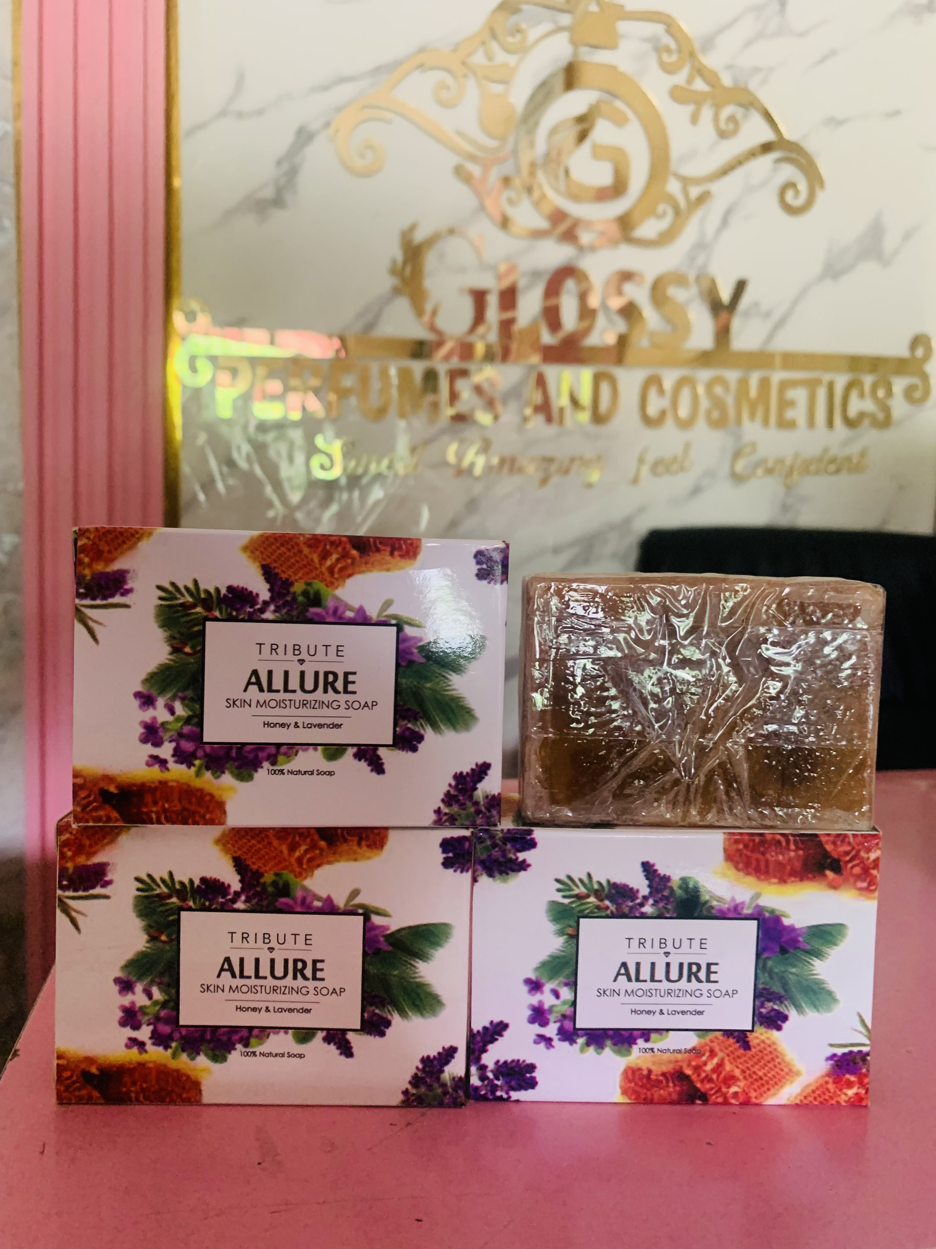 TRIBUTE ALLURE SOAP